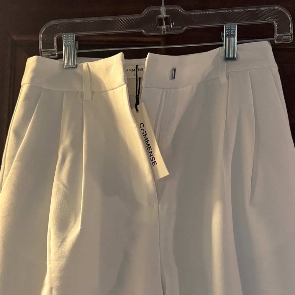 Cammense White Pleated Trousers
